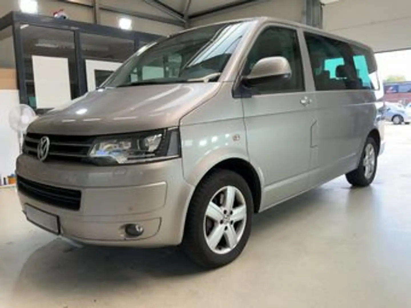 Volkswagen T5 Multivan Multivan 2.0 TDI   180 C.V. Gris - 1