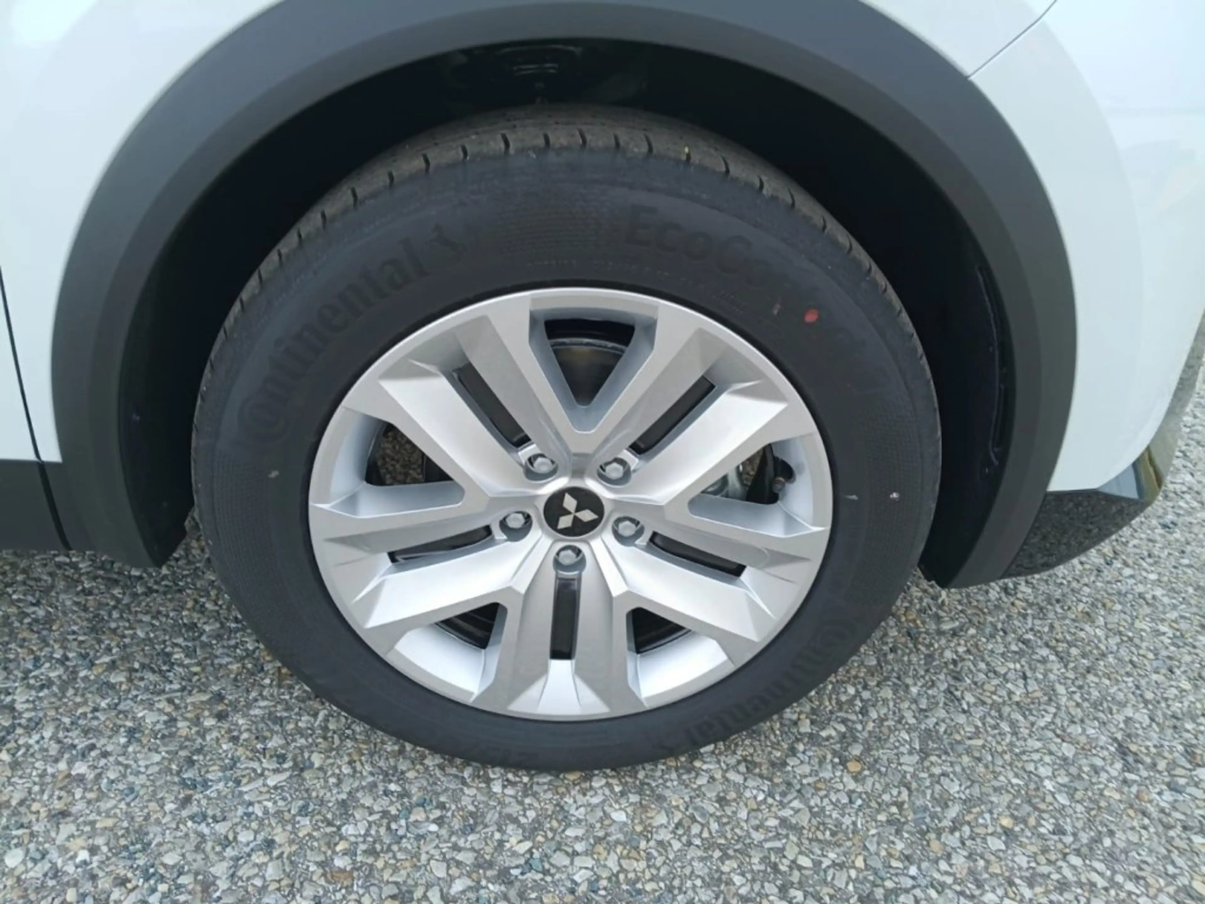 Mitsubishi Grandis 1,8 HEV Invite Automatik C AT 26,5 — photo 11