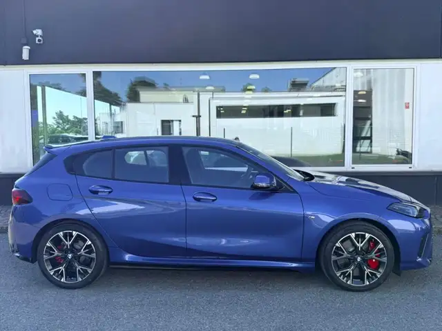 BMW 1 Series view 5