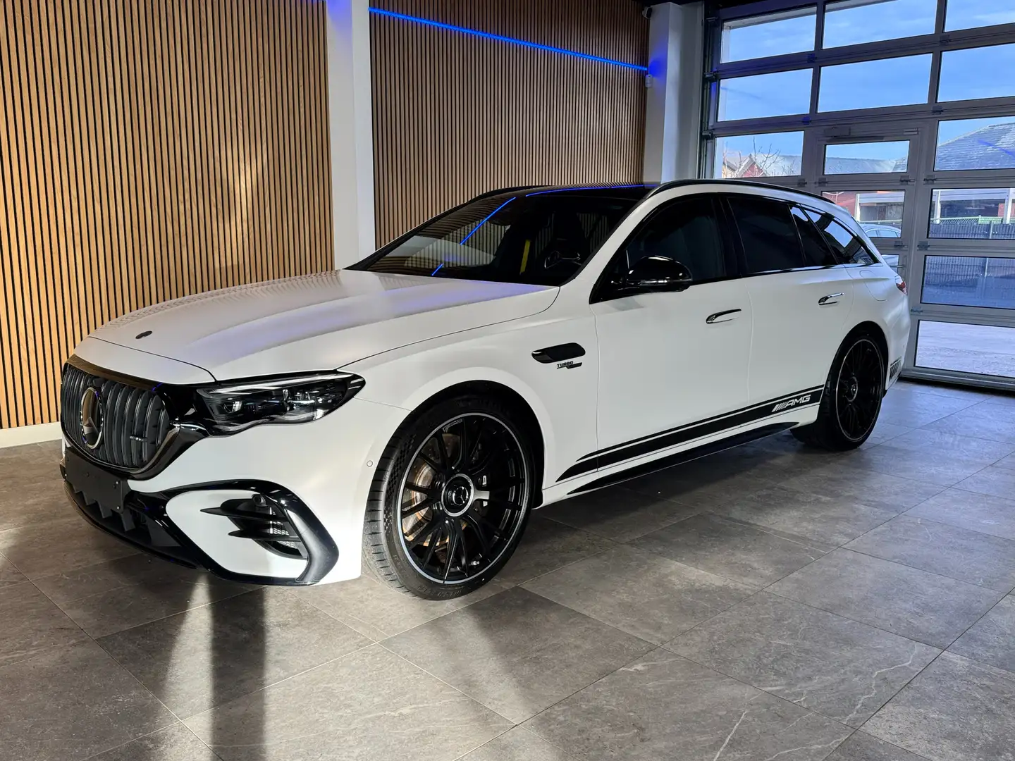 Mercedes-Benz E 53 AMG AMG E 53 T HYBRID 4Matic+ AMG Edition 1 Blanc - 1