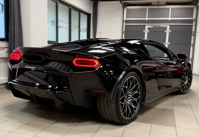 Lamborghini Temerario view 4