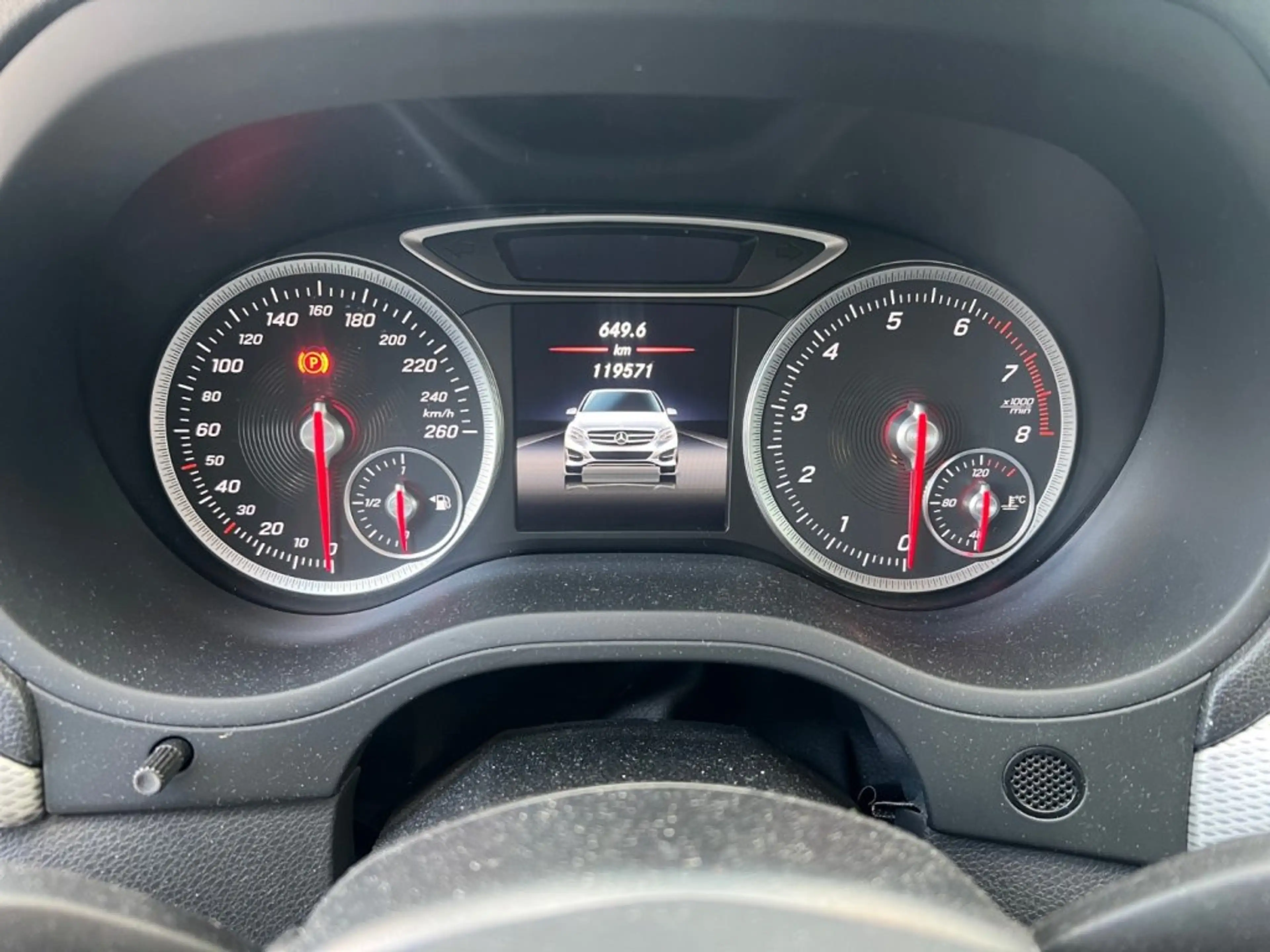 Mercedes-Benz B 220 4MATIC Aut. mit AHK — photo 11