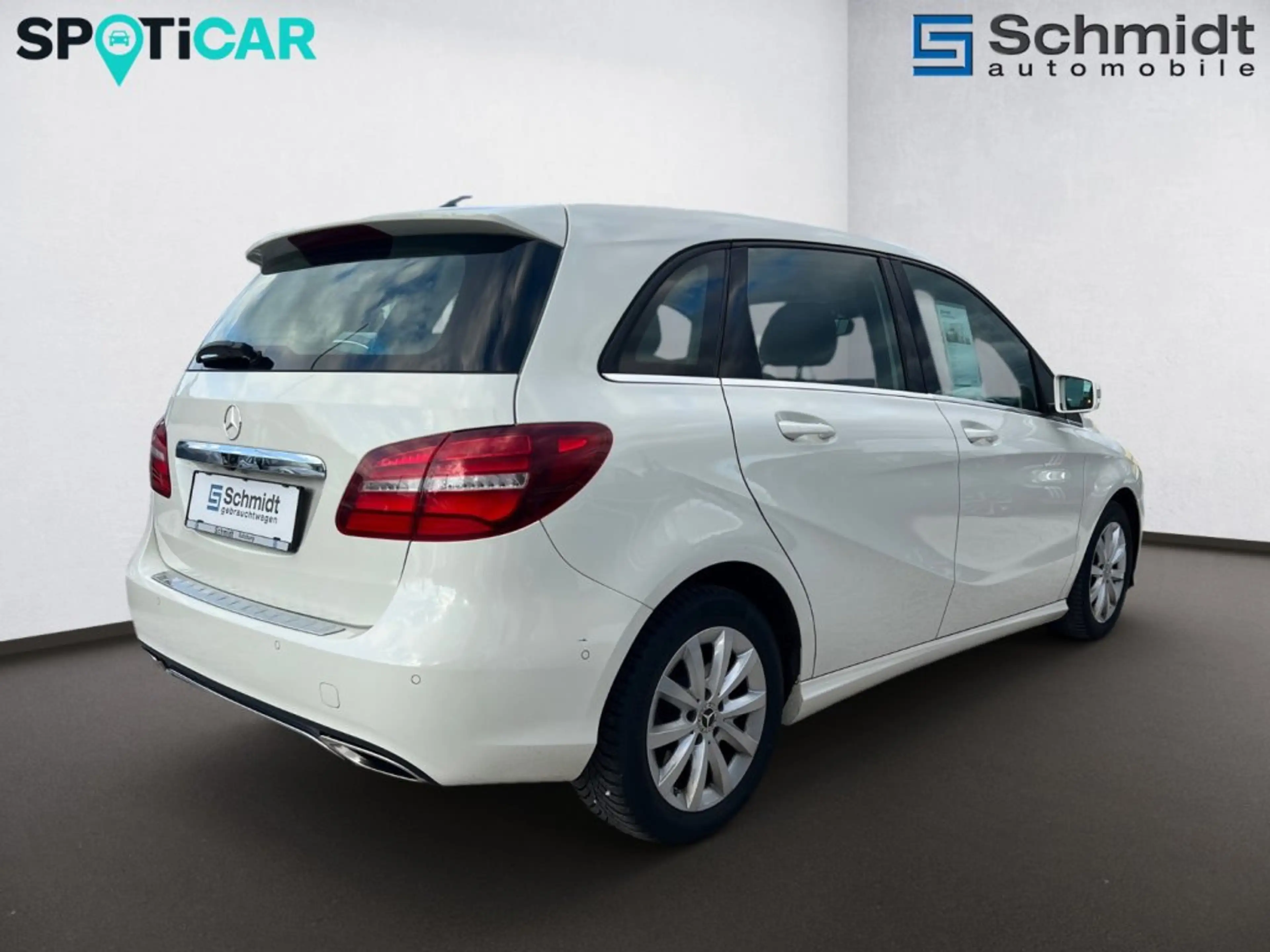 Mercedes-Benz B 220 4MATIC Aut. mit AHK — photo 4