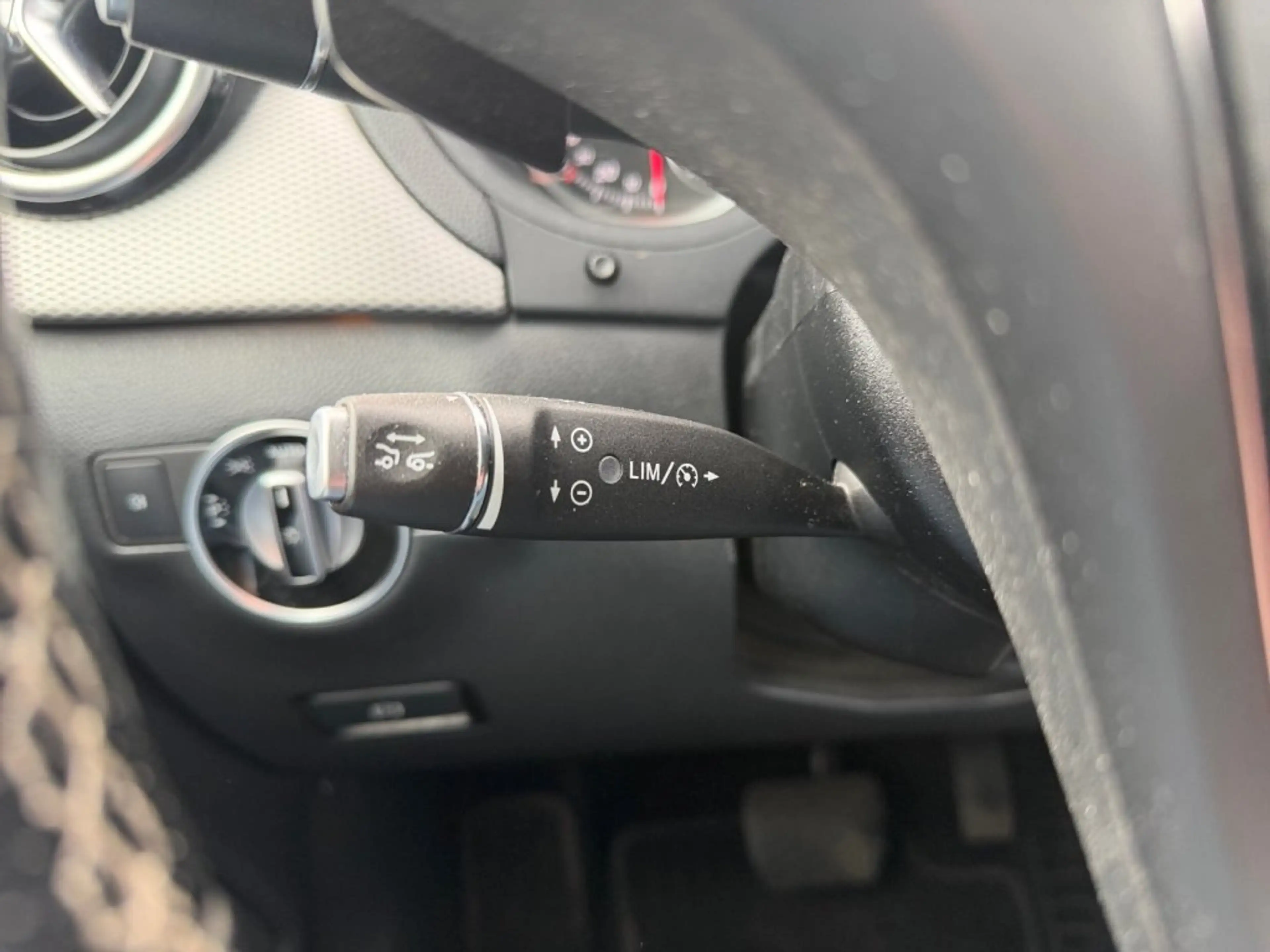 Mercedes-Benz B 220 4MATIC Aut. mit AHK — photo 10