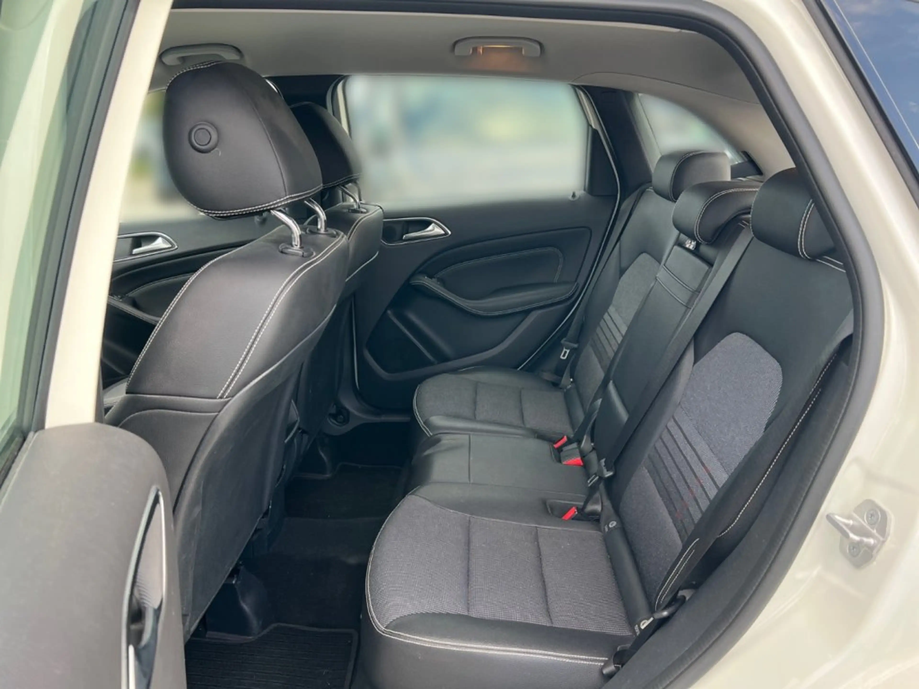 Mercedes-Benz B 220 4MATIC Aut. mit AHK — photo 7