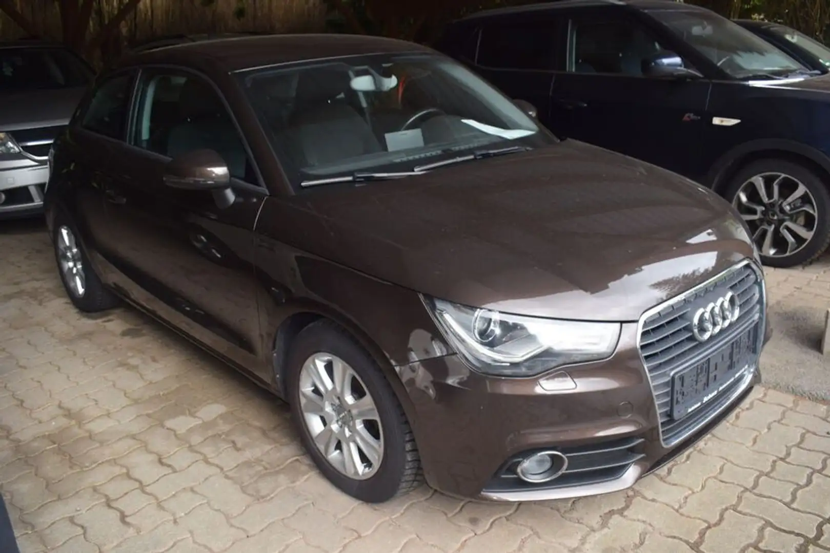 Audi A1 Attraction TOP ZUSTAND AKTION Braun - 1