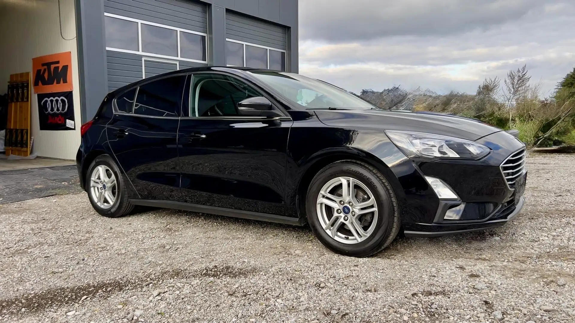 Ford Focus Cool & Connect Schwarz - 2