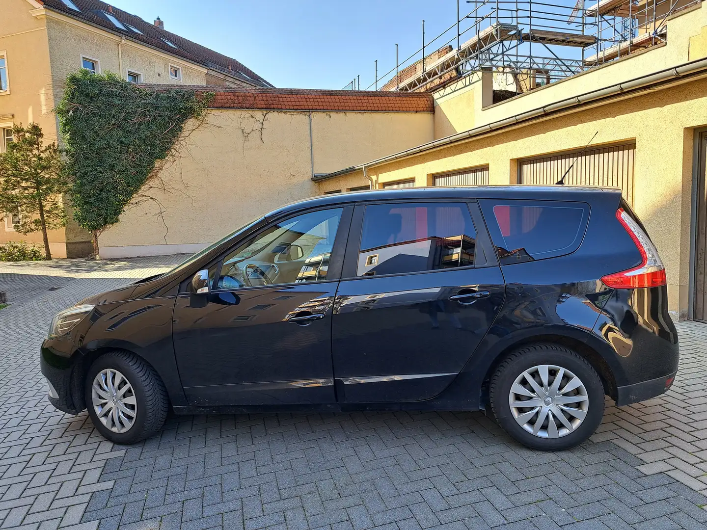 Renault Scenic Scenic Energy TCe 115 Expression Schwarz - 1