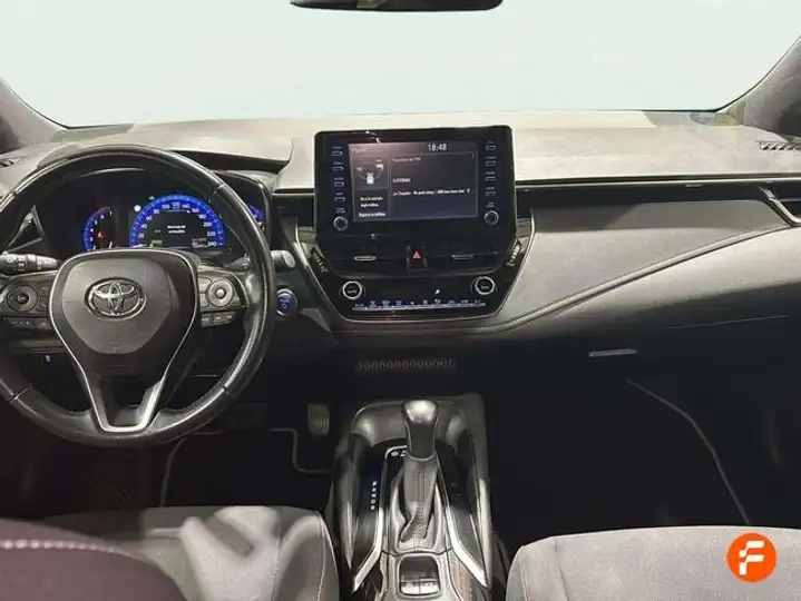 Toyota Auris 2022, foto 11
