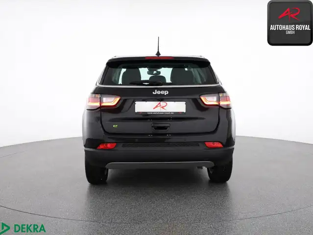 Jeep Compass view 4