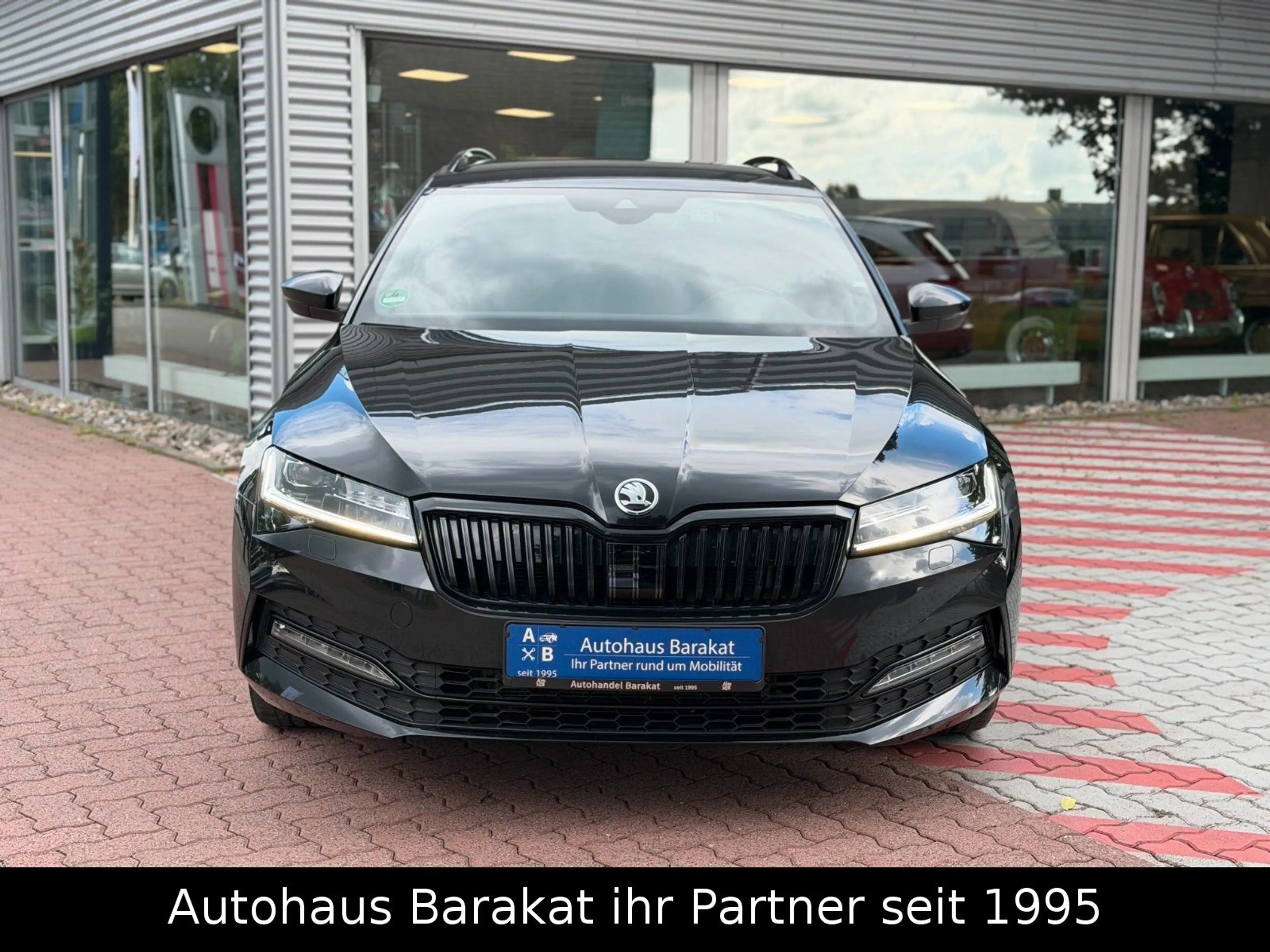 Skoda Superb Combi 2.0 TSI Sportline DSG STDHZ NAVI BT — photo 2