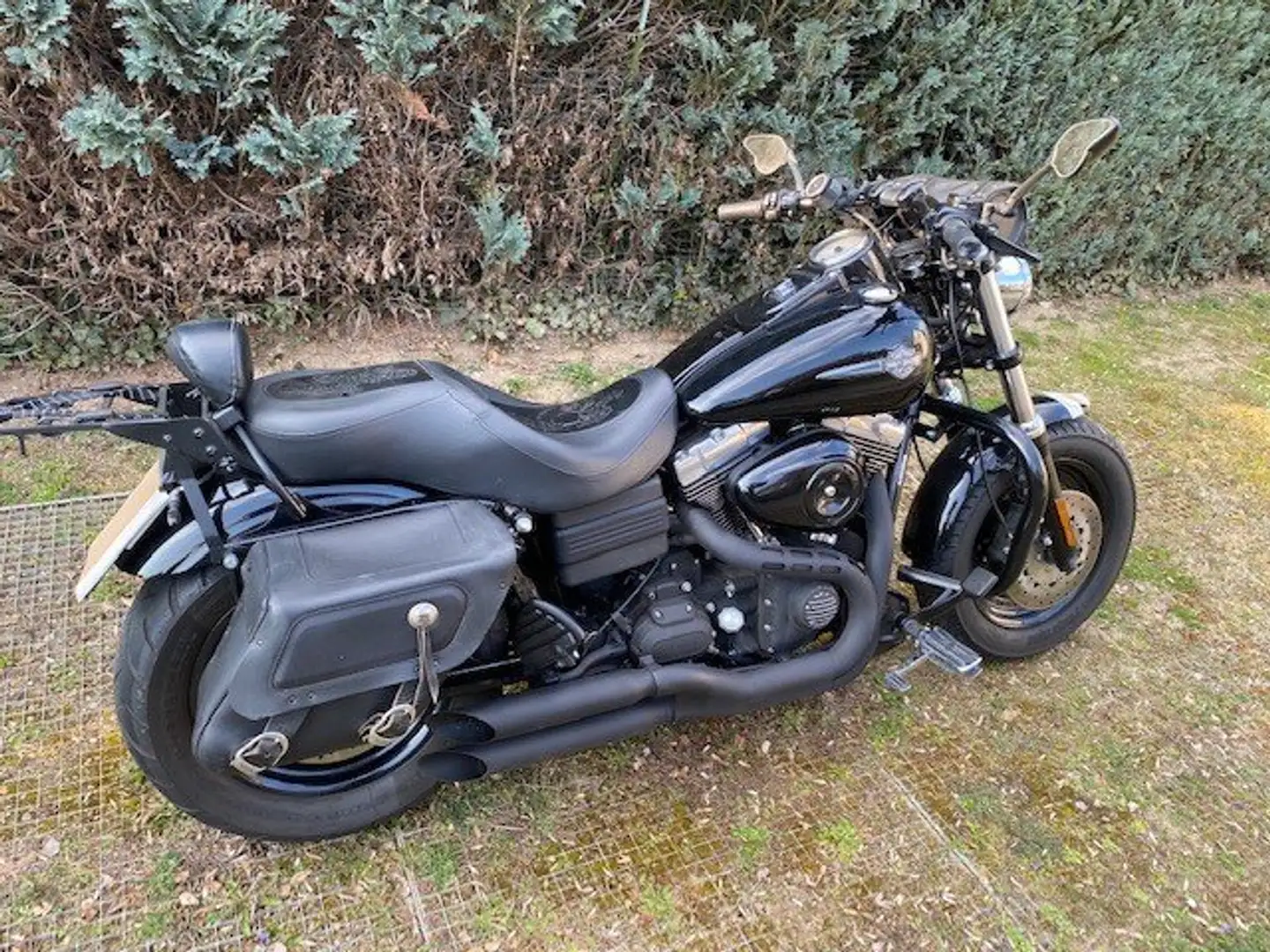 Harley-Davidson Dyna Fat Bob Černá - 2