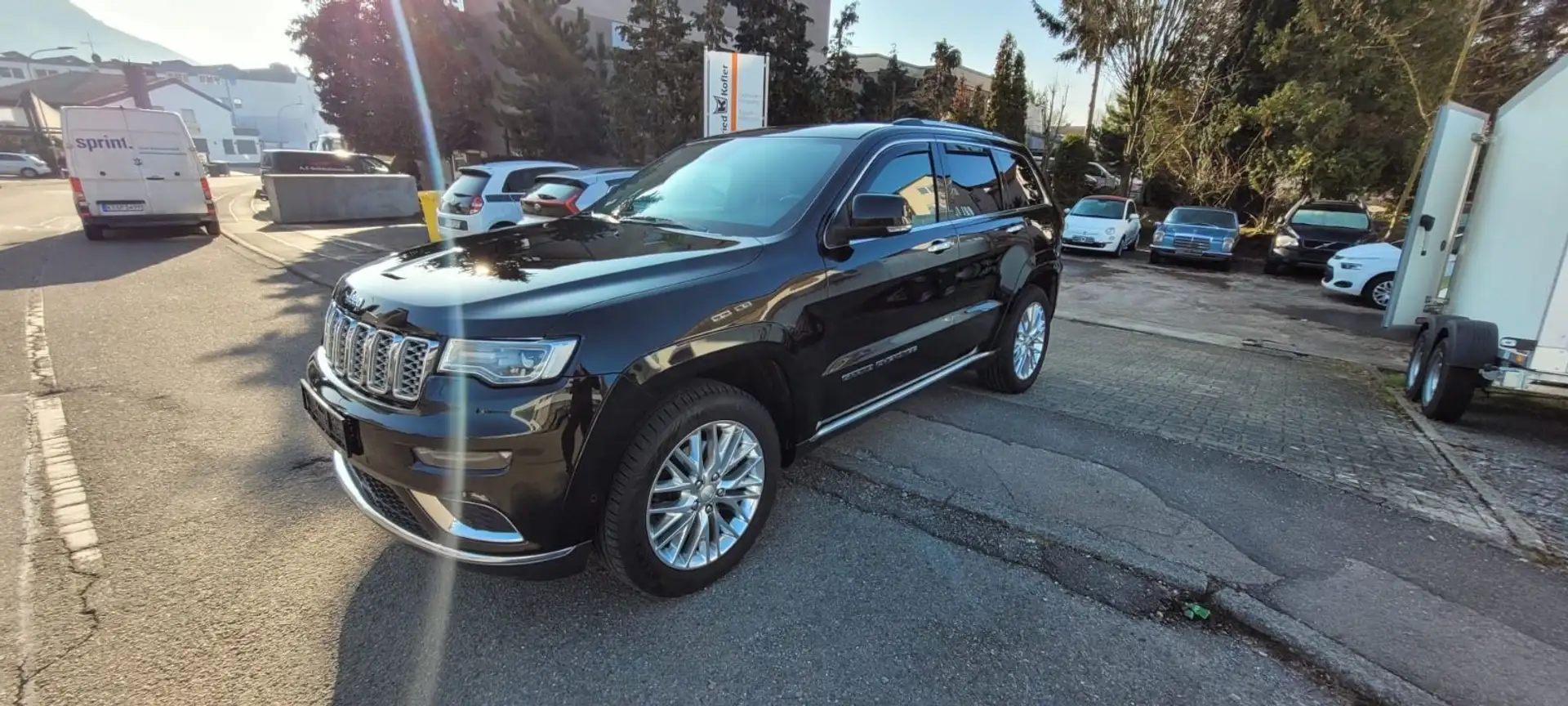 Jeep Grand Cherokee 3.0 CRD Summit Schwarz - 1