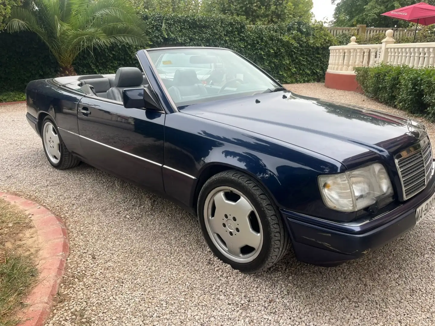 Mercedes-Benz MERCEDES-BENZ Clase E Cabrio (W124) Descapotable Bleu - 1