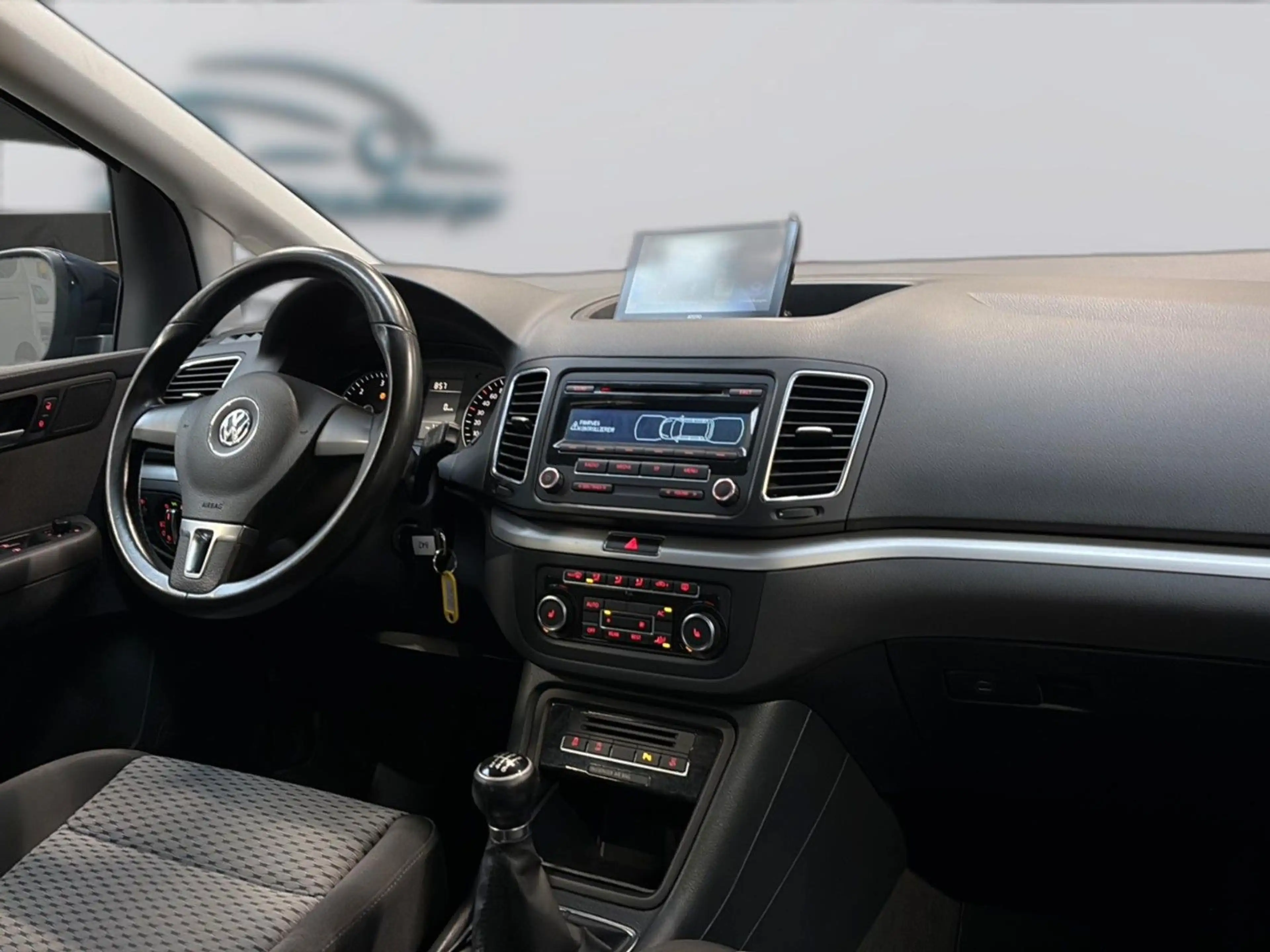 Volkswagen Sharan /AHK/PDC/3-Zonen/SHZ/Nebel/Abbiege/TÜV — photo 12