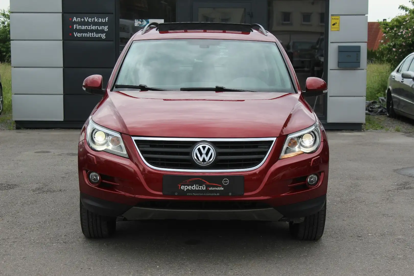 Volkswagen Tiguan Track & Field 4M*XENON*PANO*STAHZG*LEDER* Rot - 2