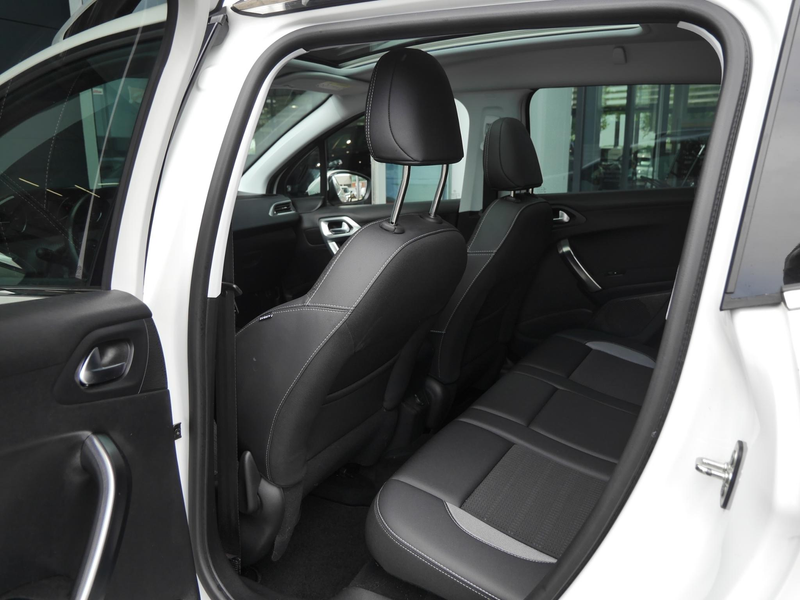 Peugeot 2008 1.2 PureTech Allure | Automaat | Panoramadak | Par — photo 9