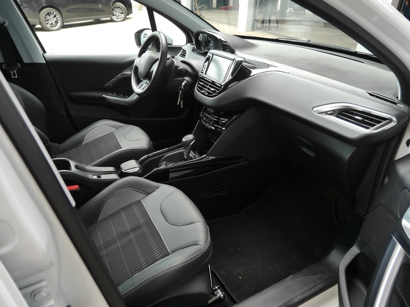 Peugeot 2008 1.2 PureTech Allure | Automaat | Panoramadak | Par — photo 13