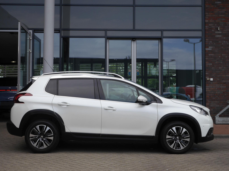 Peugeot 2008 1.2 PureTech Allure | Automaat | Panoramadak | Par — photo 2