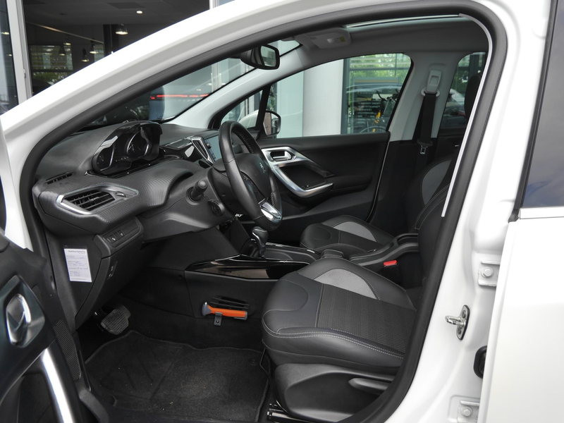 Peugeot 2008 1.2 PureTech Allure | Automaat | Panoramadak | Par — photo 8