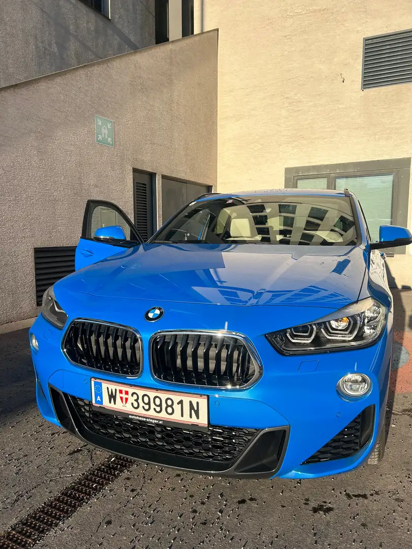 BMW X2 sDrive18i Advantage Aut. Blau - 1