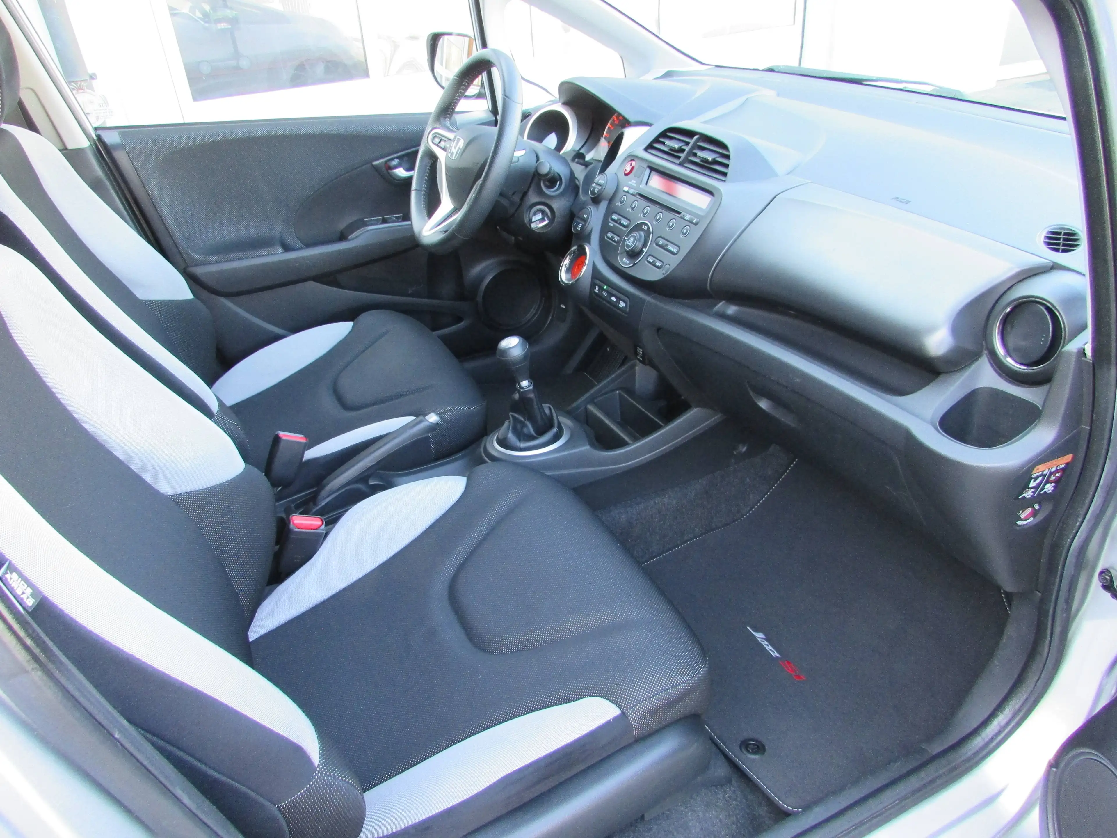 Honda Jazz 1.4 Si, CD, USB, i-MID, AUX-IN, MP3, Tempomat — photo 6