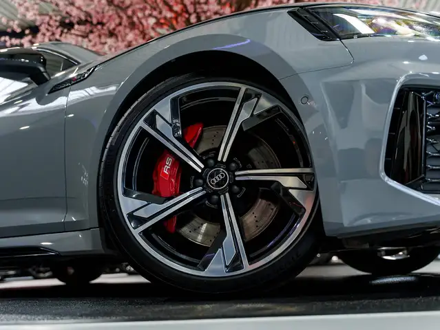 Audi RS5 view 8