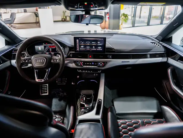 Audi RS5 view 10