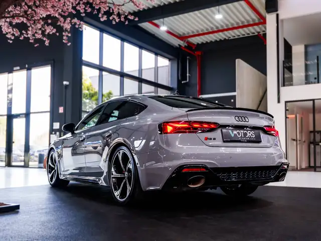 Audi RS5 view 4