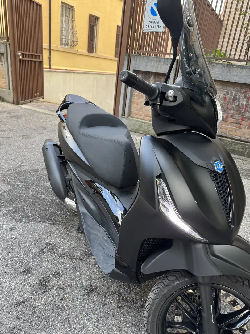 Piaggio Beverly 300 Deep Black - 2