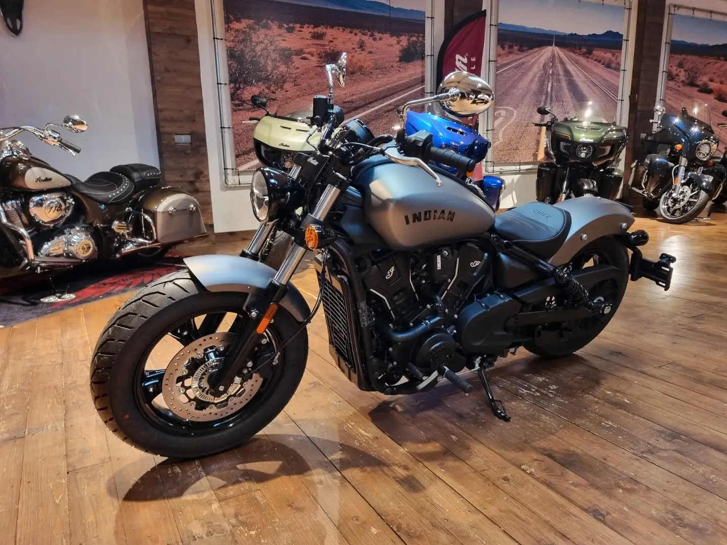Indian Scout Sixty Bobber Ltd. 100 Jahre (500/2,99) Grau - 2
