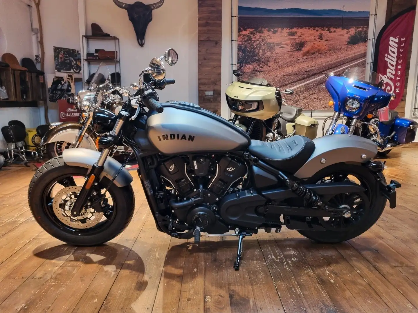 Indian Scout Sixty Bobber Ltd. 100 Jahre (500/2,99) Grau - 1