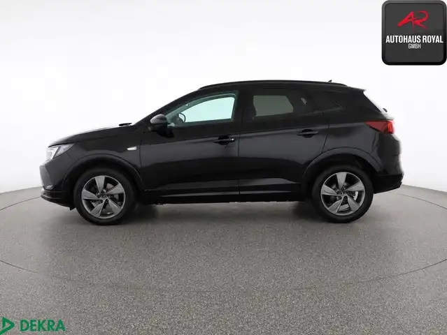 Opel Grandland X view 2