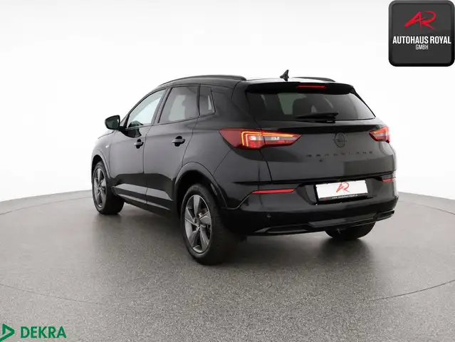 Opel Grandland X view 3