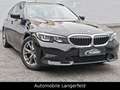 BMW 318 d Touring Sport Line AHK LED NAVI TEMPOMAT Schwarz - thumbnail 4