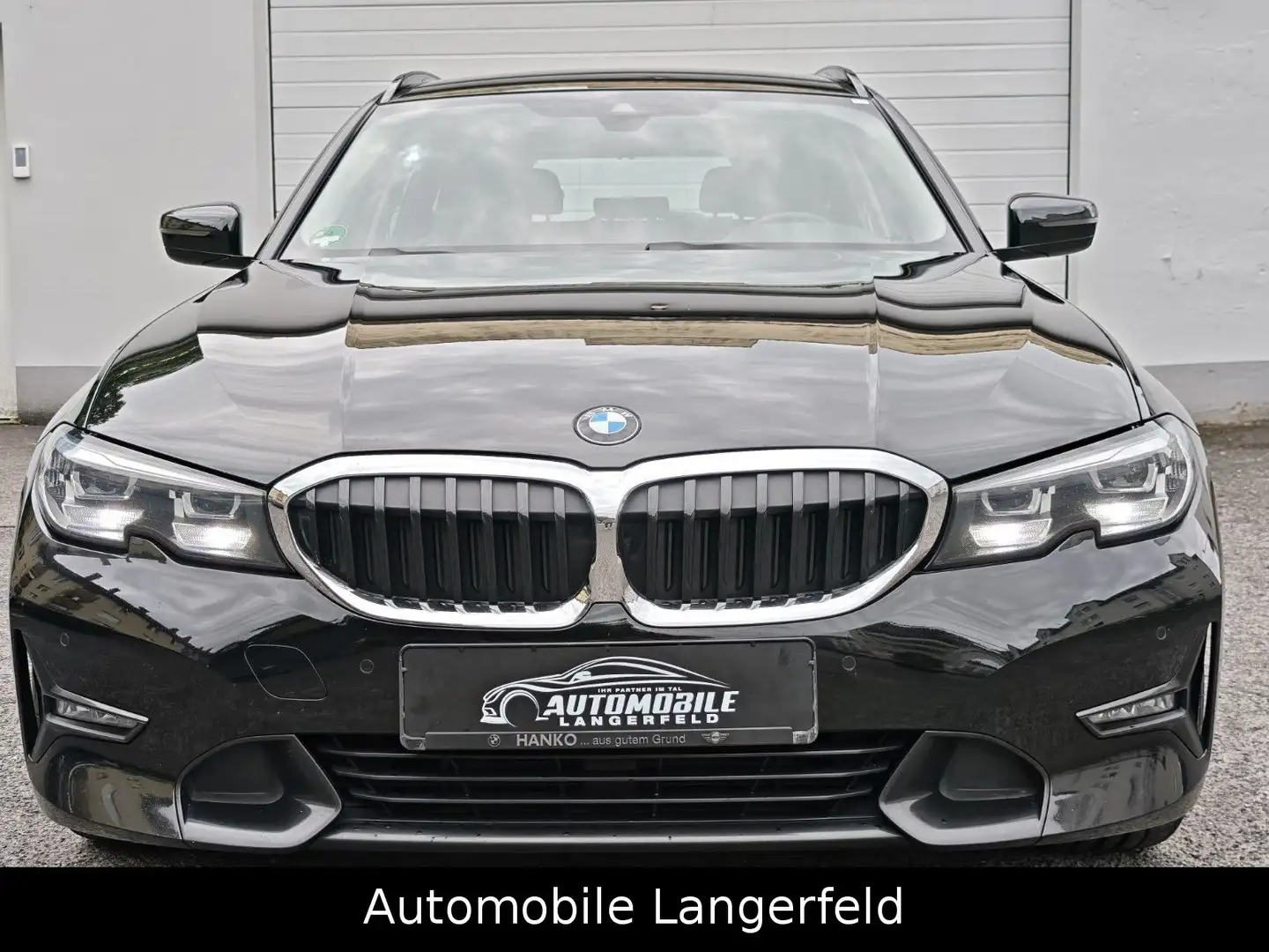 BMW 318 d Touring Sport Line AHK LED NAVI TEMPOMAT Schwarz - 2