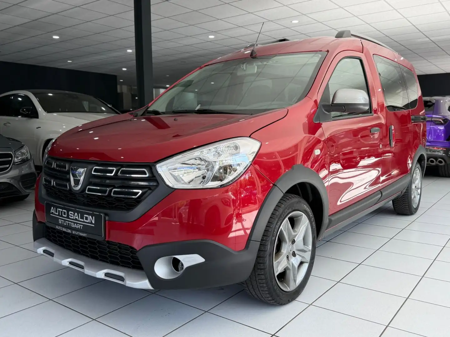 Dacia Dokker Stepway Plus *NAVI*AHK*MFL*TEMP*R-KAMERA* Rot - 1