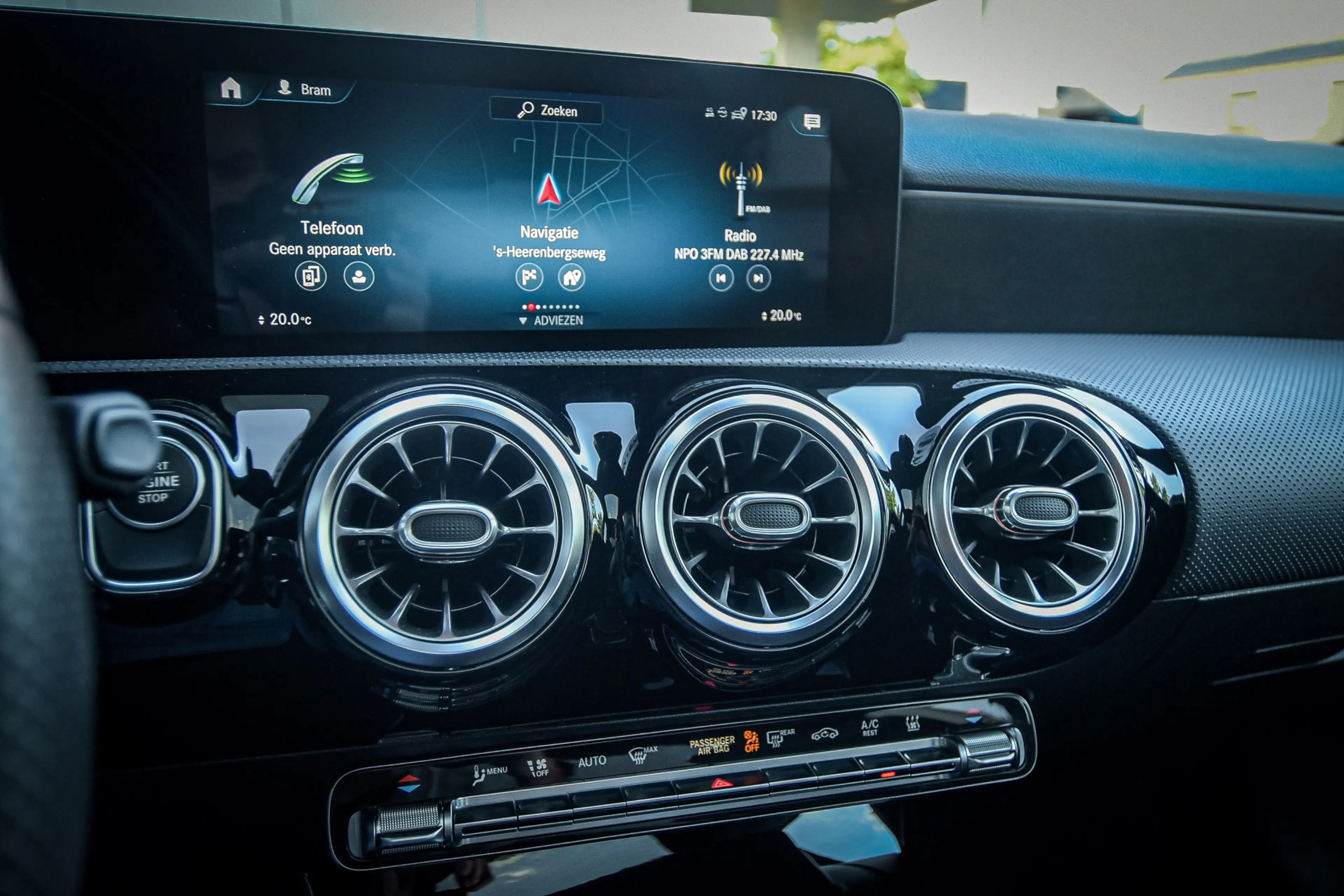 Mercedes-Benz A 250 e AMG Line * Pano * Night-pakket * Distronic — photo 13