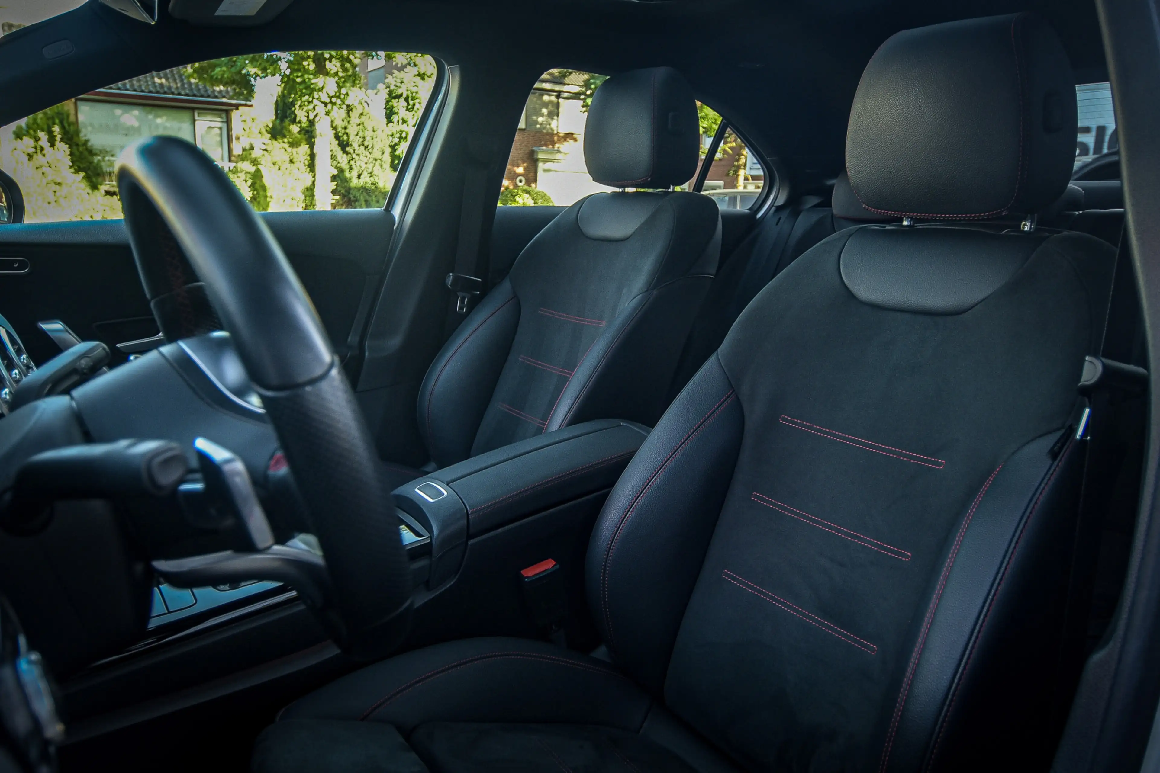 Mercedes-Benz A 250 e AMG Line * Pano * Night-pakket * Distronic — photo 6