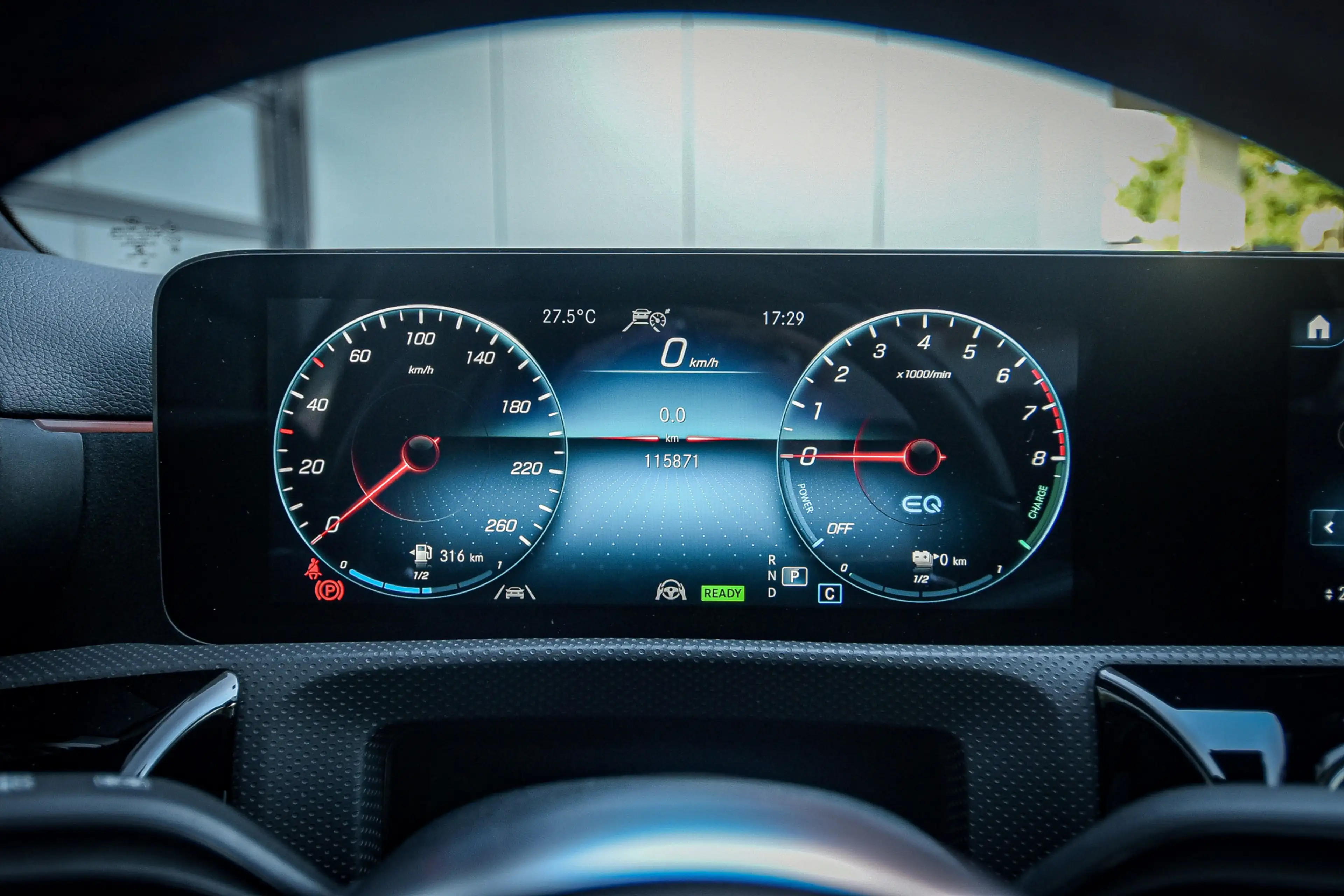 Mercedes-Benz A 250 e AMG Line * Pano * Night-pakket * Distronic — photo 11