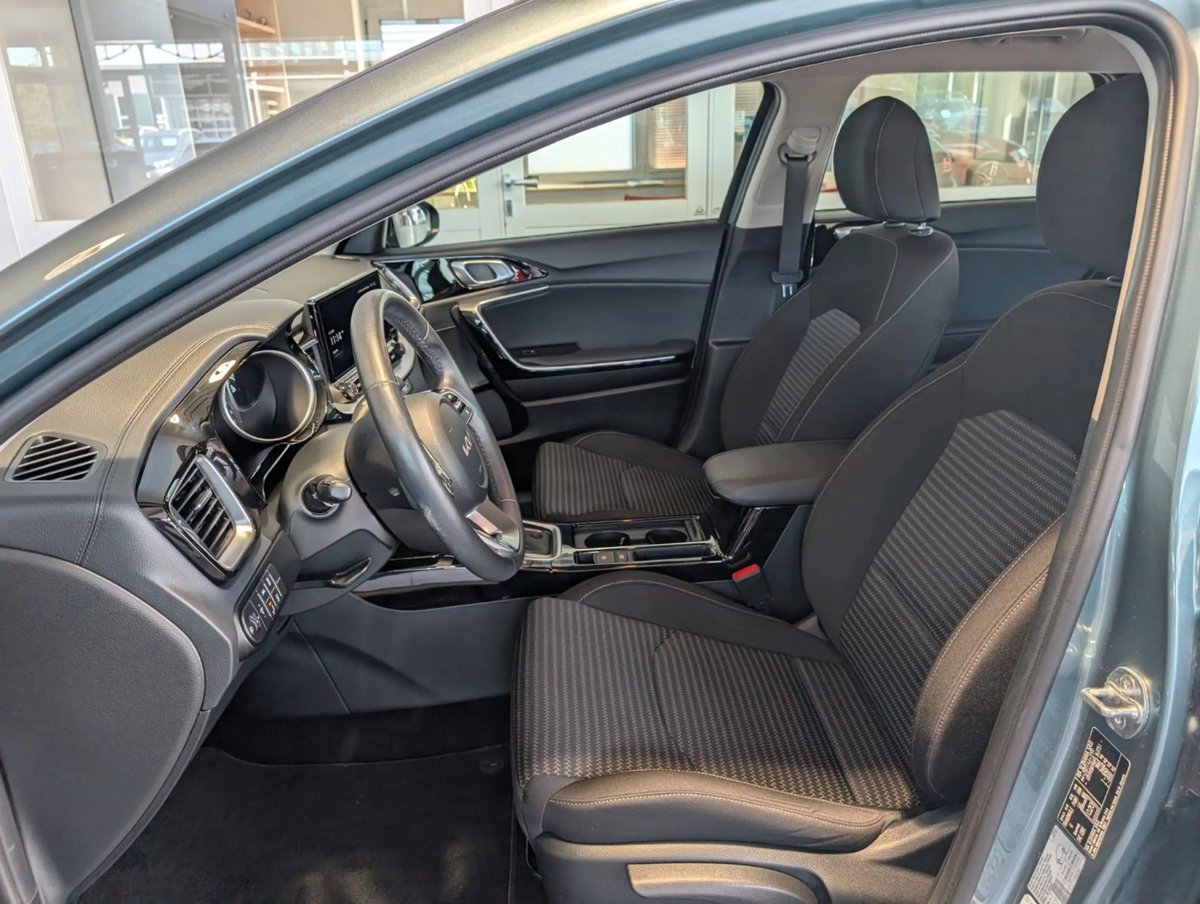 Kia Ceed / cee'd Ceed CRDi*Automatik*LED*Sitzh.*CarPlay*Kamera — photo 7