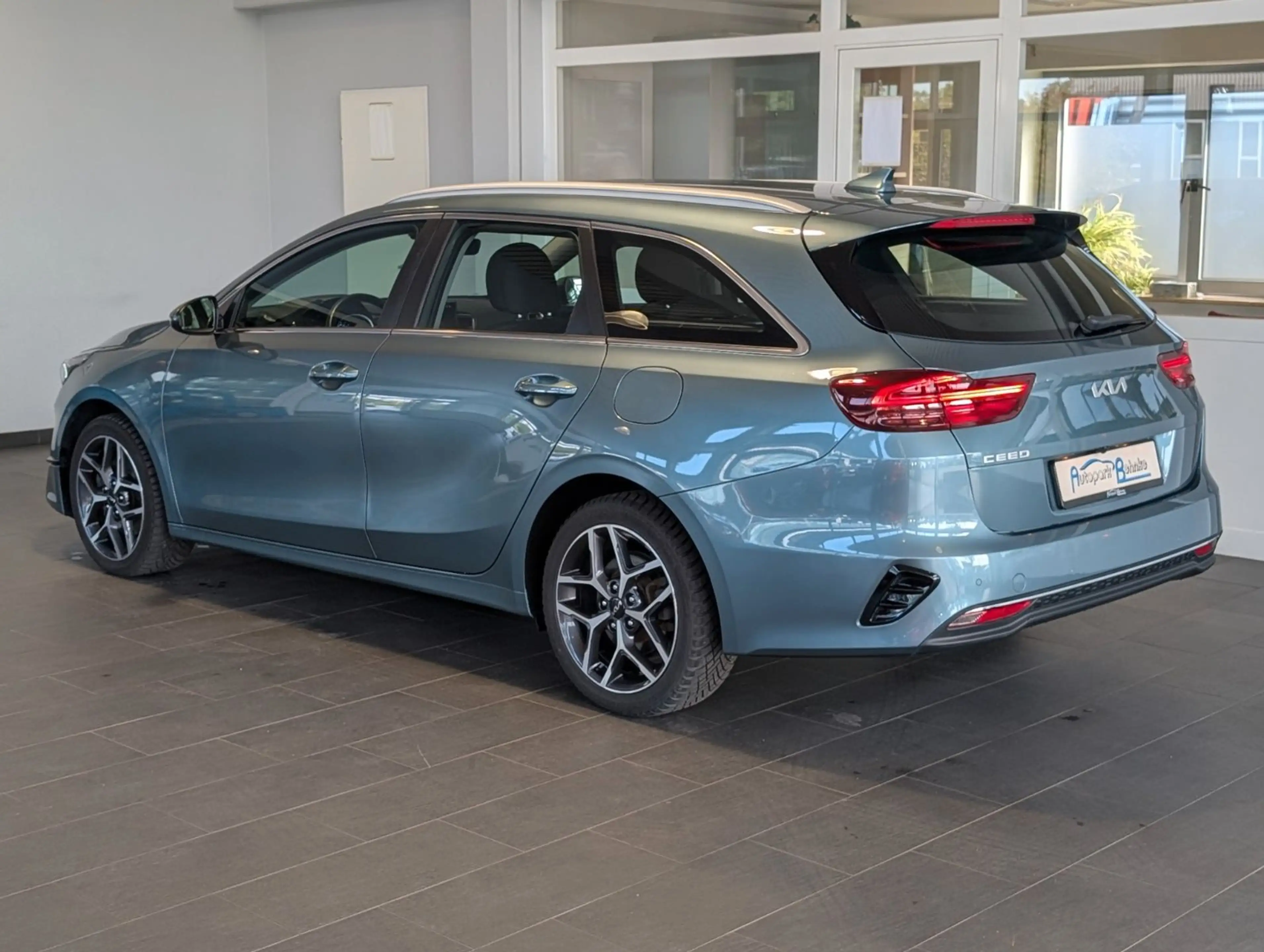 Kia Ceed / cee'd Ceed CRDi*Automatik*LED*Sitzh.*CarPlay*Kamera — photo 9