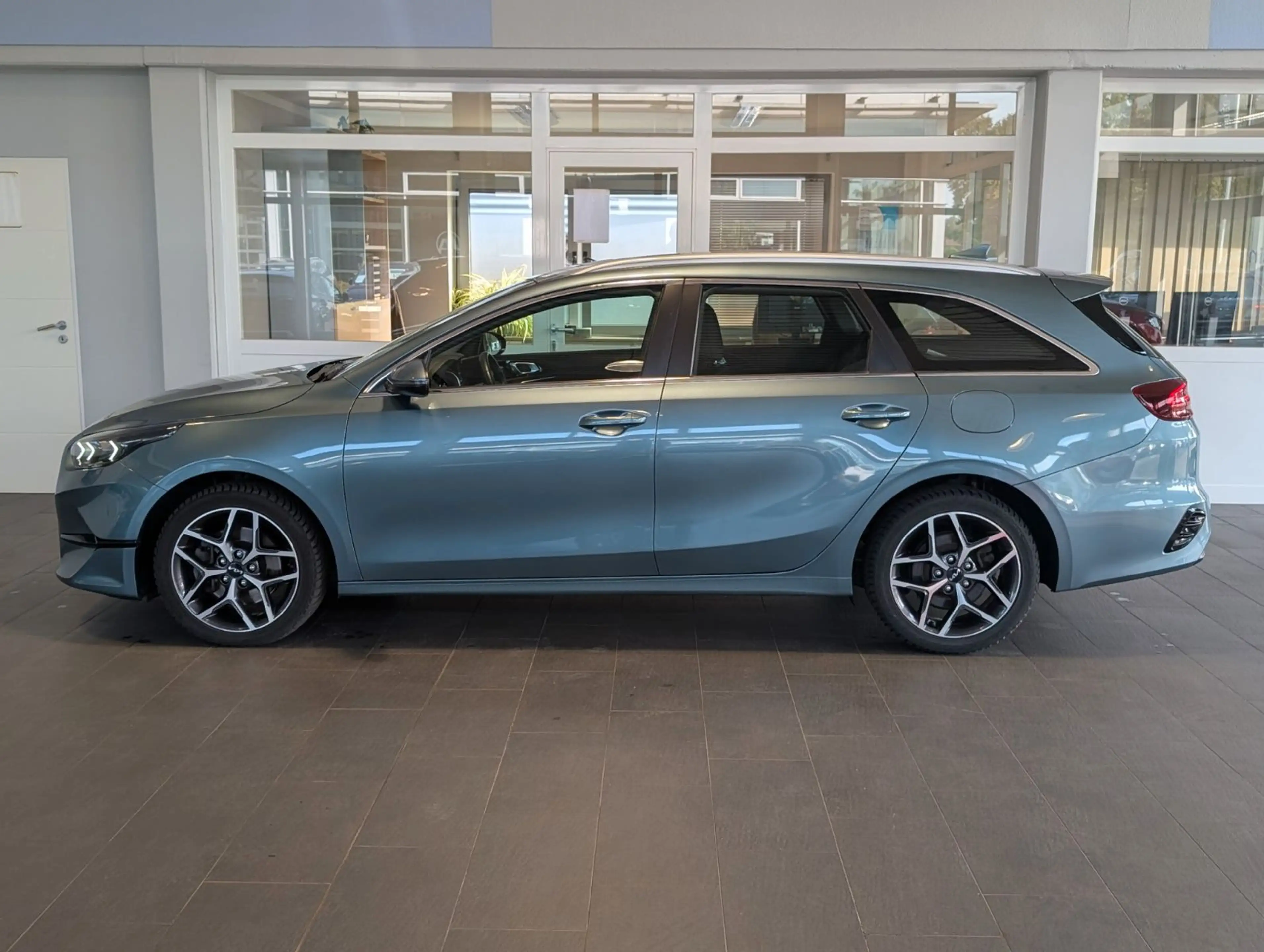 Kia Ceed / cee'd Ceed CRDi*Automatik*LED*Sitzh.*CarPlay*Kamera — photo 6