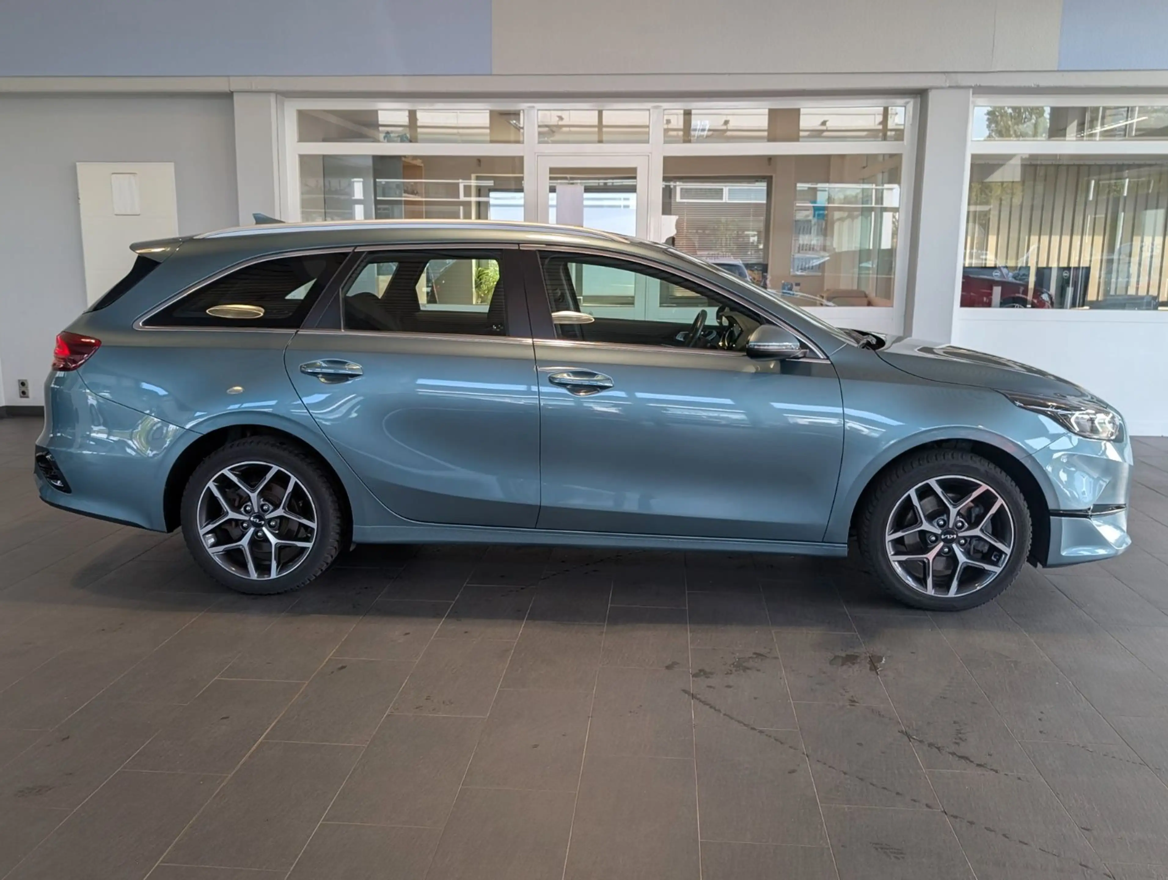 Kia Ceed / cee'd Ceed CRDi*Automatik*LED*Sitzh.*CarPlay*Kamera — photo 2