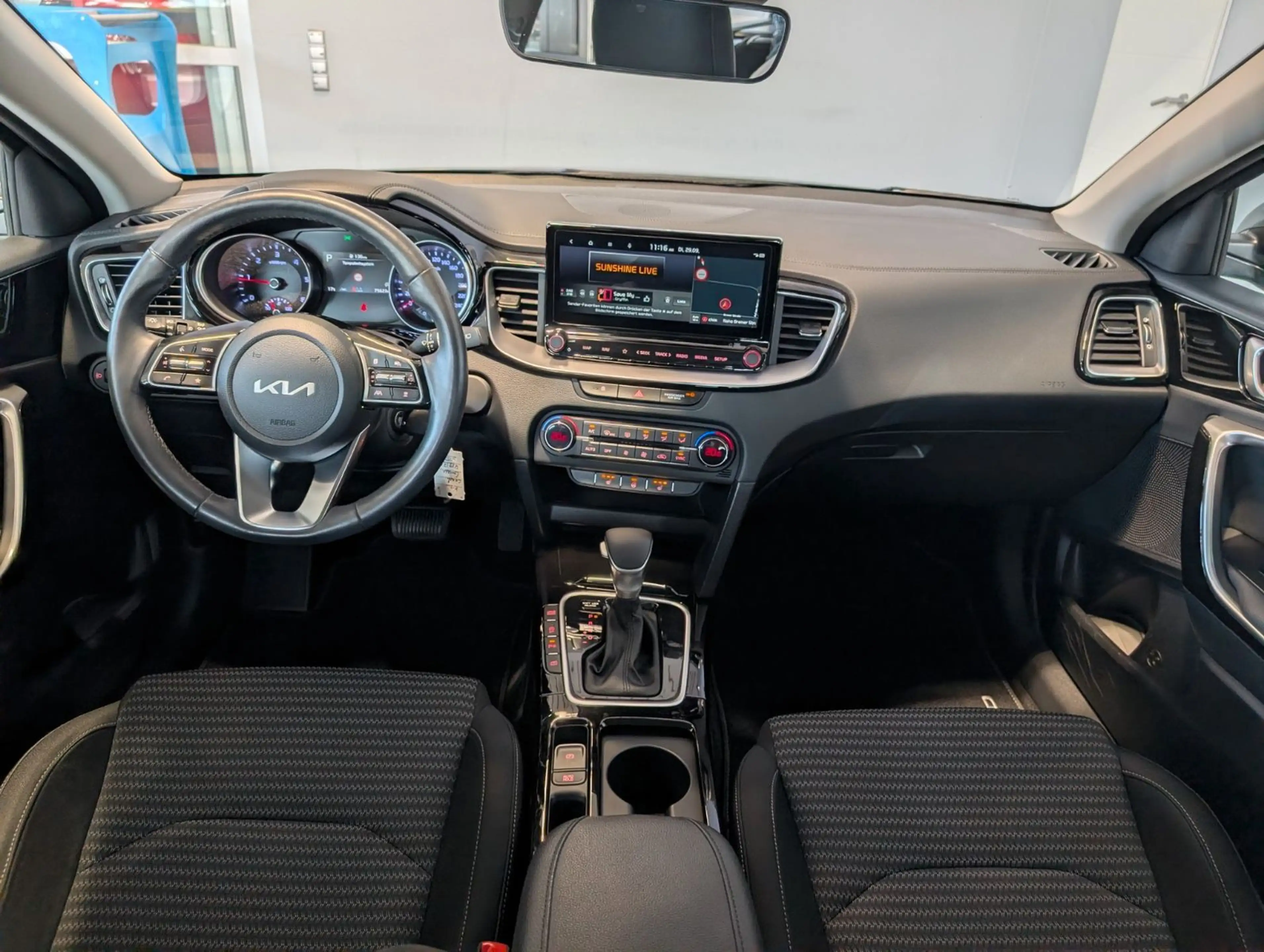 Kia Ceed / cee'd Ceed CRDi*Automatik*LED*Sitzh.*CarPlay*Kamera — photo 13