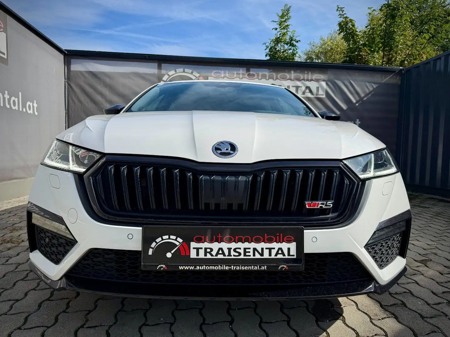 Skoda Octavia 2.0 TDI DPF RS HeadUp/MatrixLED! Weiß - 2