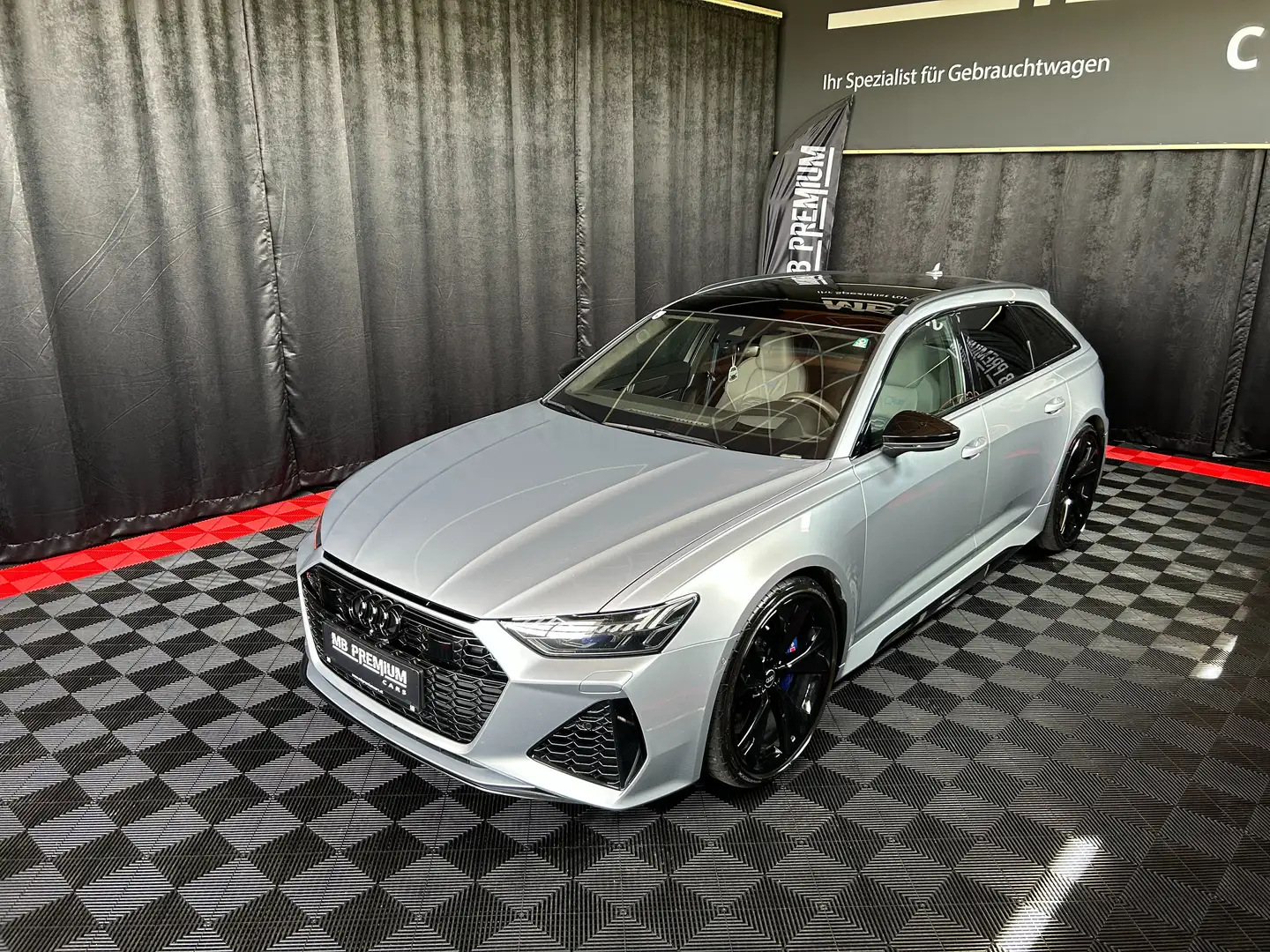 Audi RS6 4.0 TFSI *KERAMIK*B&O*AHK*MATRIX*360°* Šedá - 1