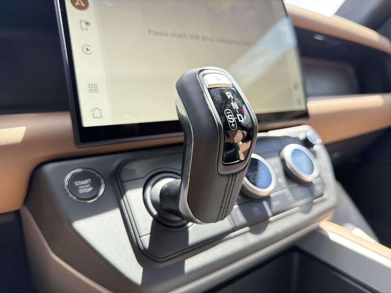 2026 Land Rover Defender 110 P400 X thumb 17