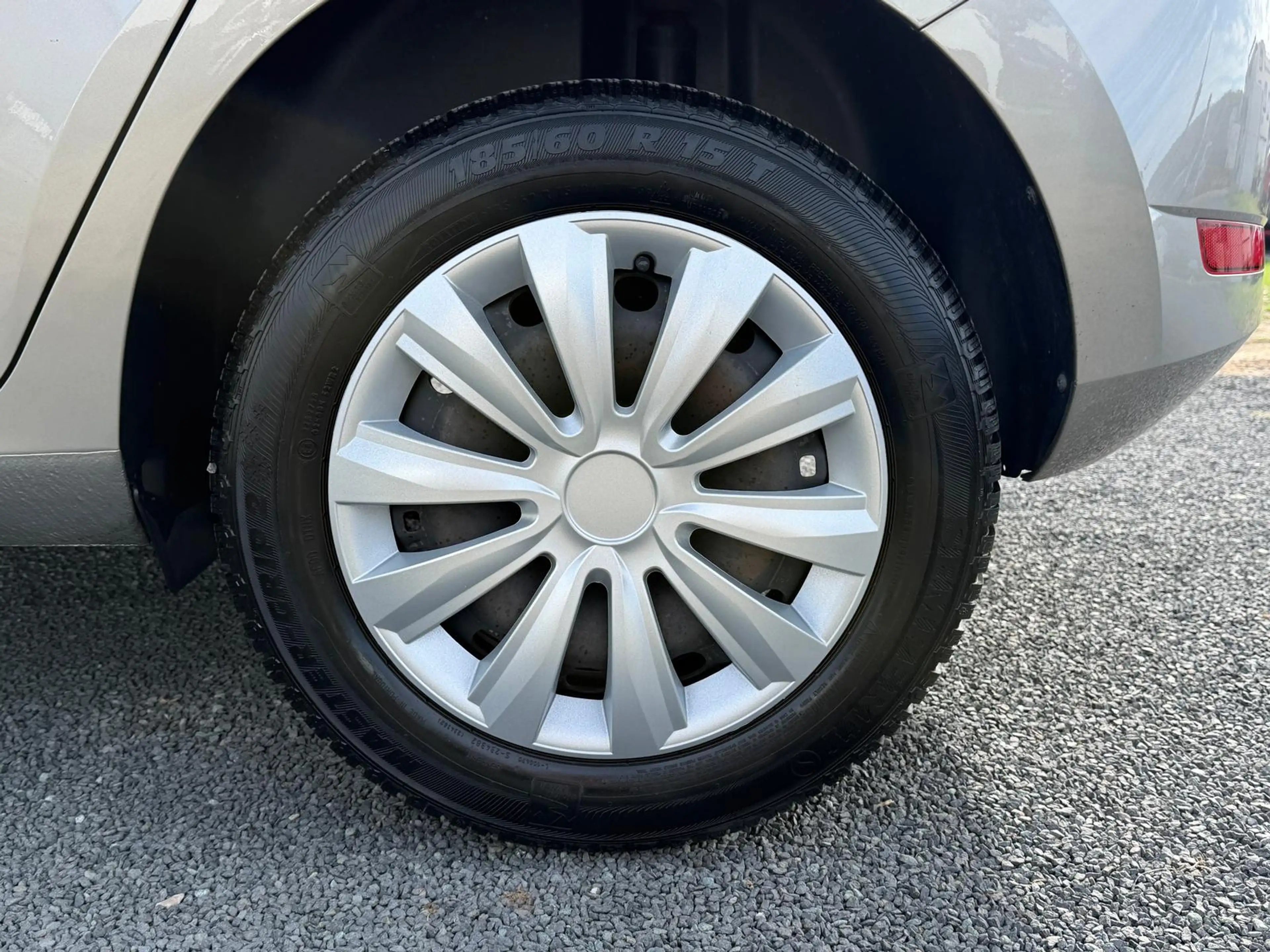 Skoda Fabia Style 28.000KM*AUTOMATIK*KEYLESS*KAMERA — photo 2