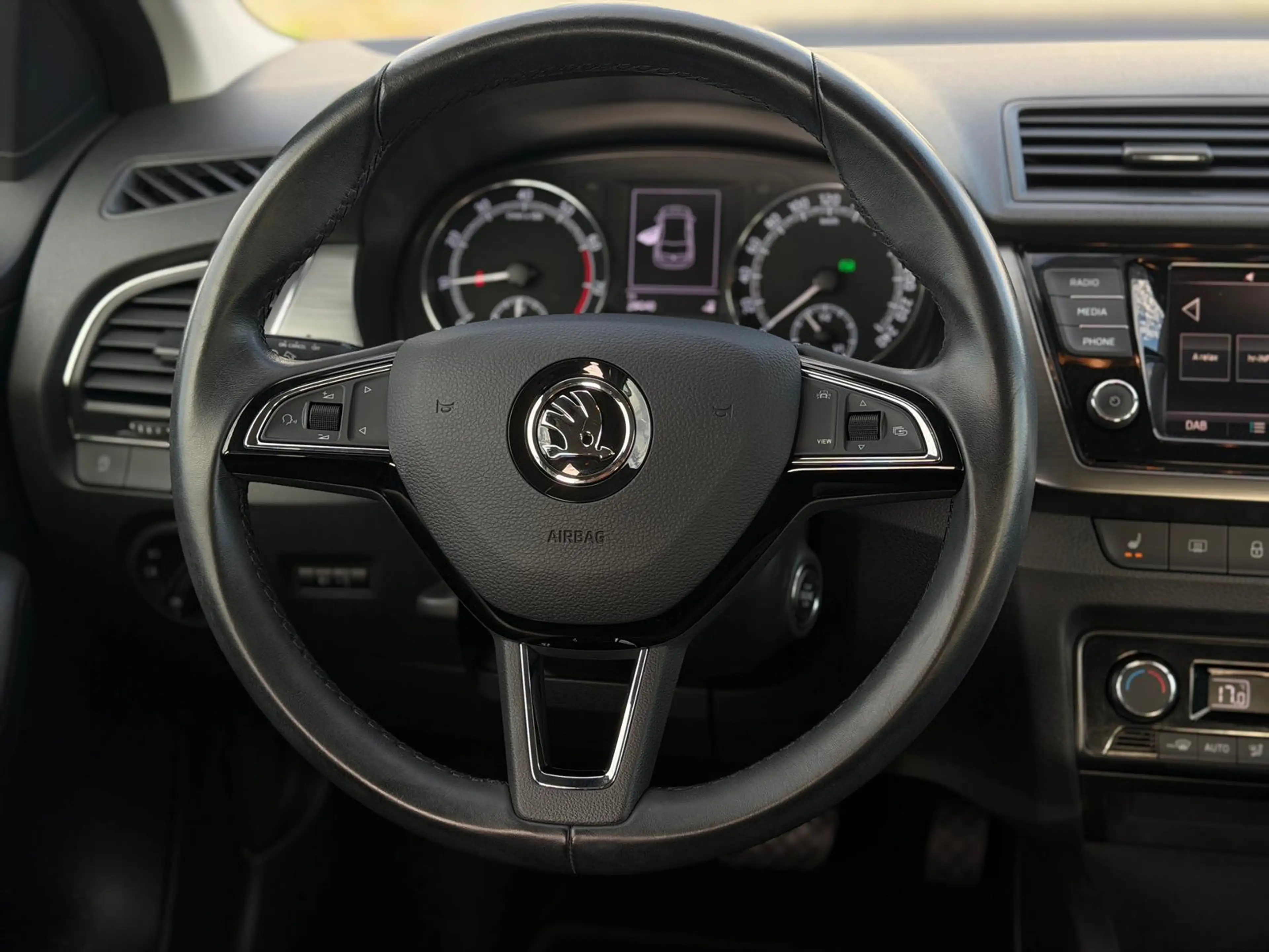 Skoda Fabia Style 28.000KM*AUTOMATIK*KEYLESS*KAMERA — photo 15